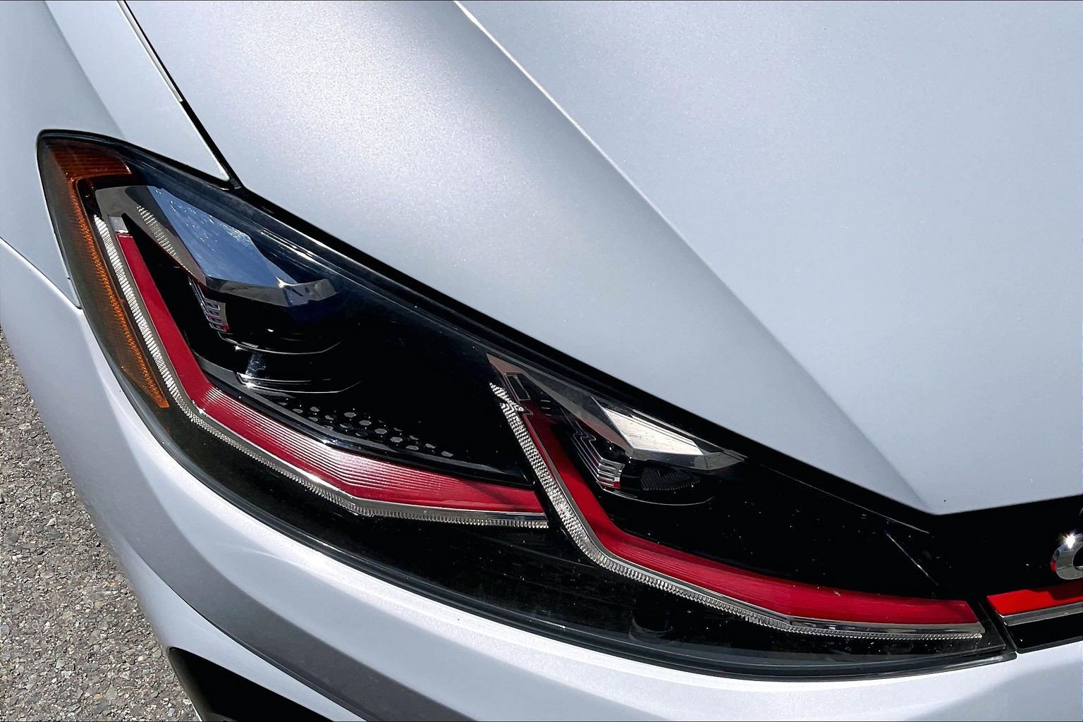 Used 2018 Volkswagen GTI SE FWD image 26