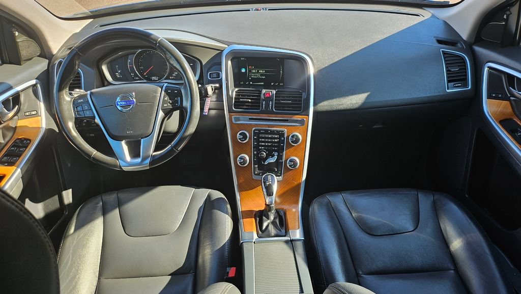 Used 2017 Volvo XC60 T6 Inscription w/ Climate Package AWD/4WD image 5
