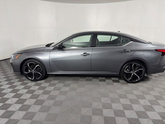 Used 2024 Nissan Altima 2.5 SR FWD image 20