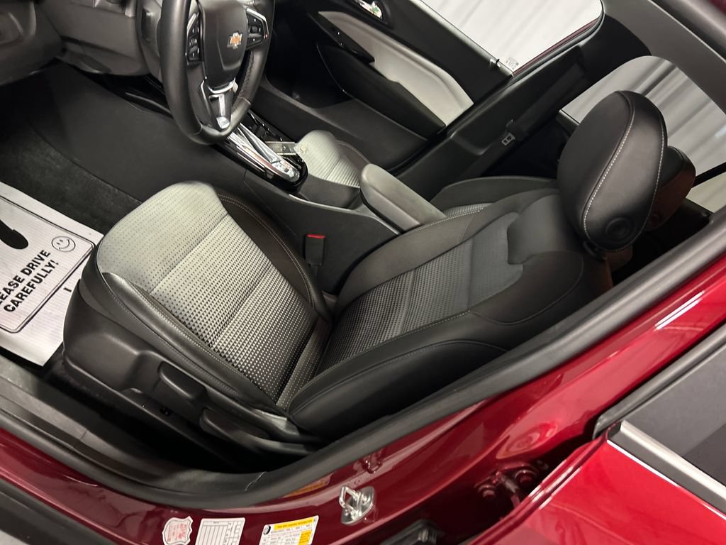 Used 2025 Chevrolet Trax LT w/ LT Convenience Package FWD image 10
