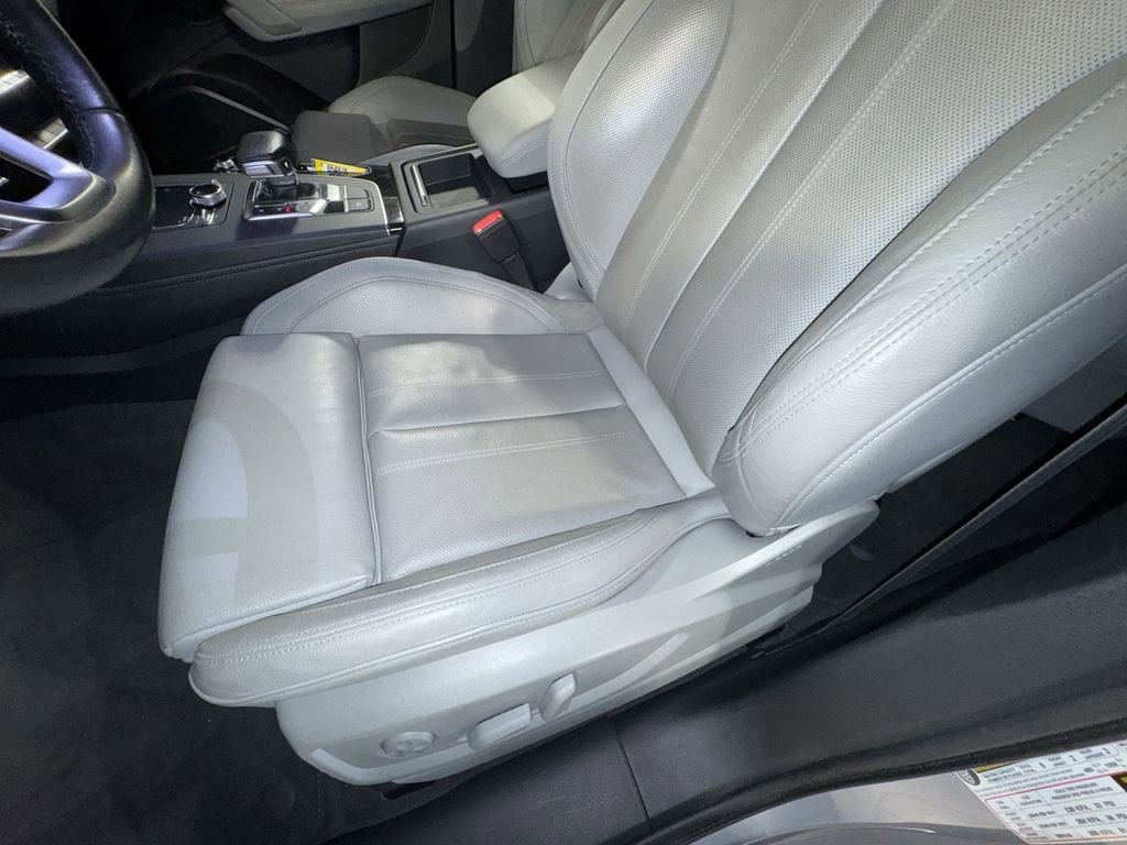 Used 2018 Audi Q5 Prestige w/ Prestige Package image 19