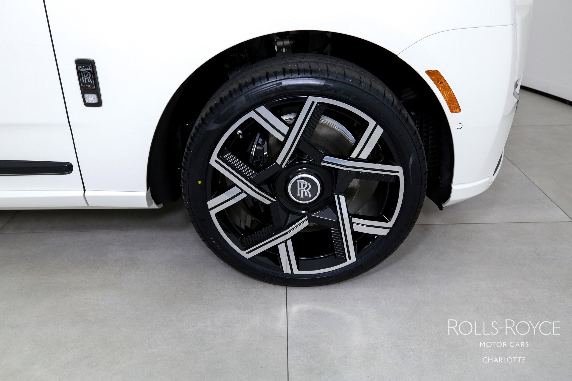 New 2026 Rolls-Royce Cullinan Black Badge image 42