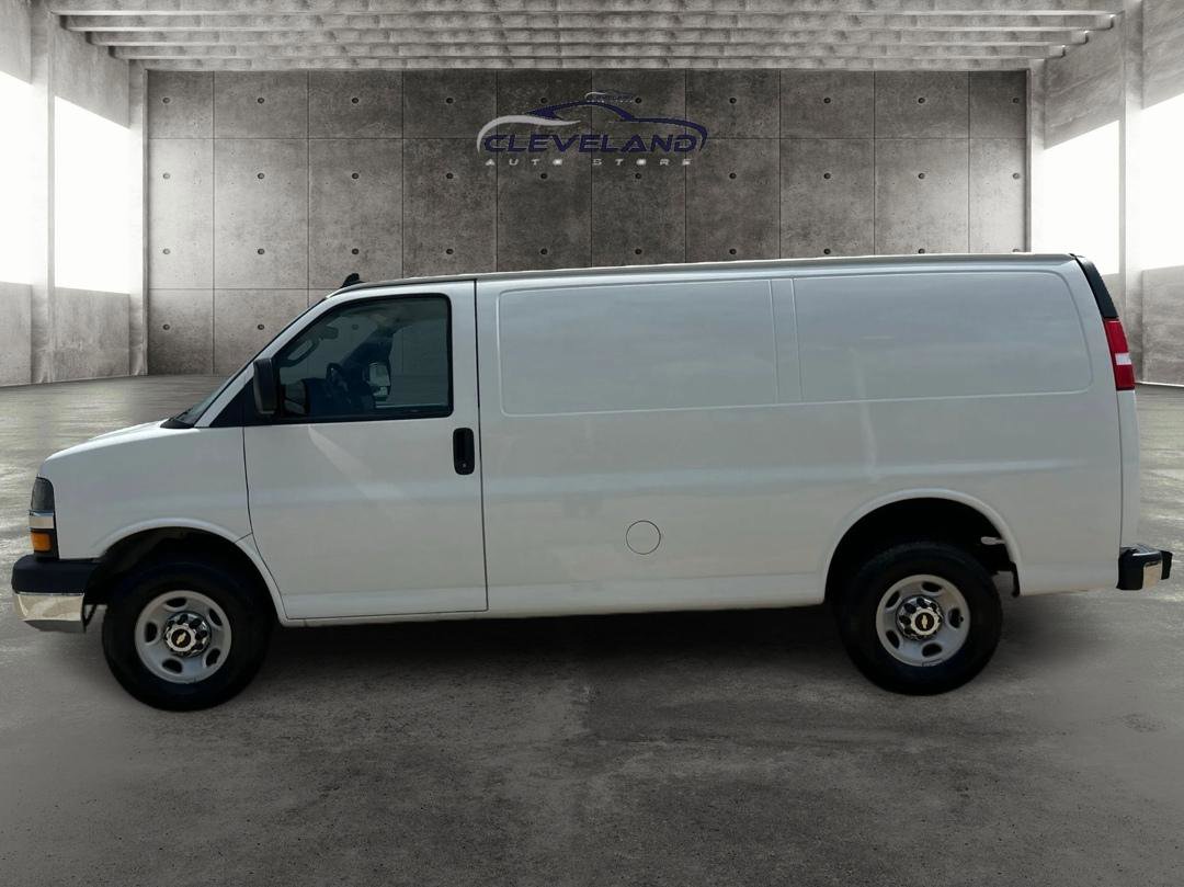 Used 2022 Chevrolet Express 2500 w/ Driver Convenience Package RWD image 6