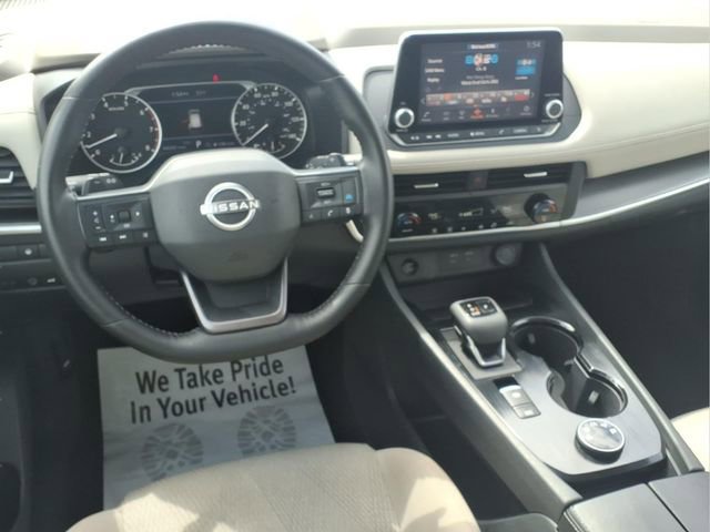 Used 2025 Nissan Rogue SV image 6