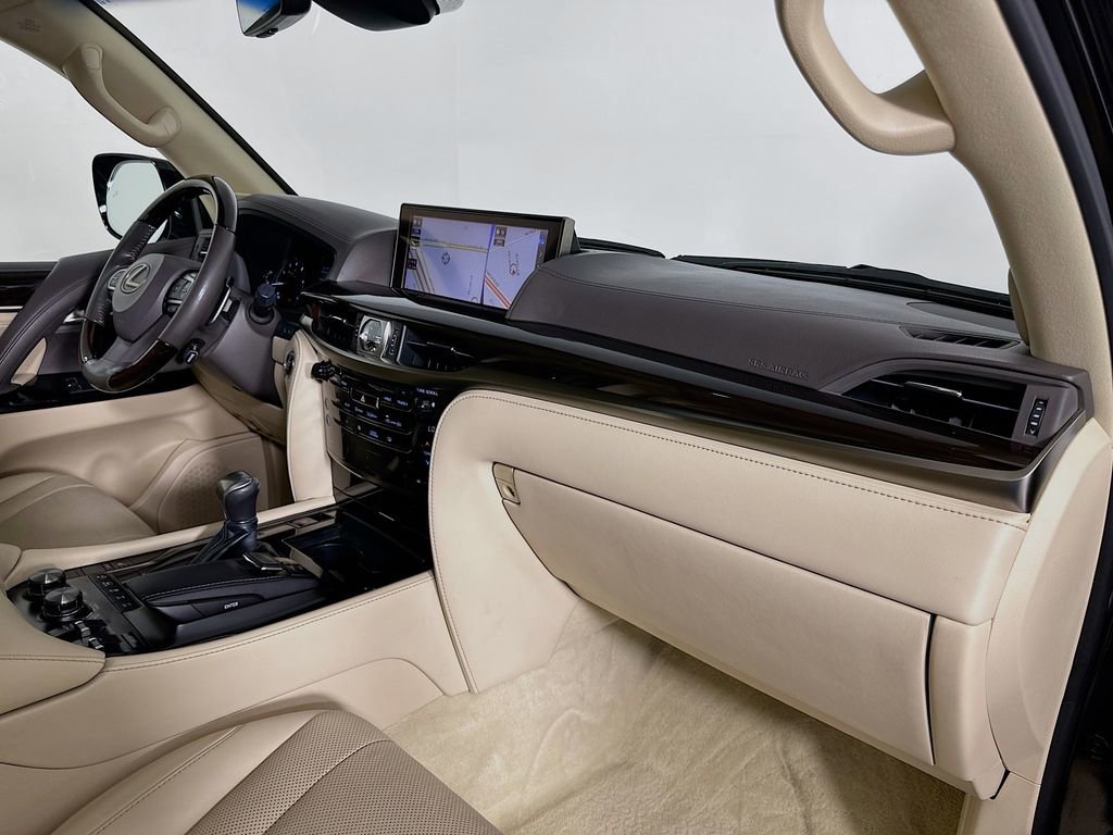 Used 2018 Lexus LX 570 4WD image 30