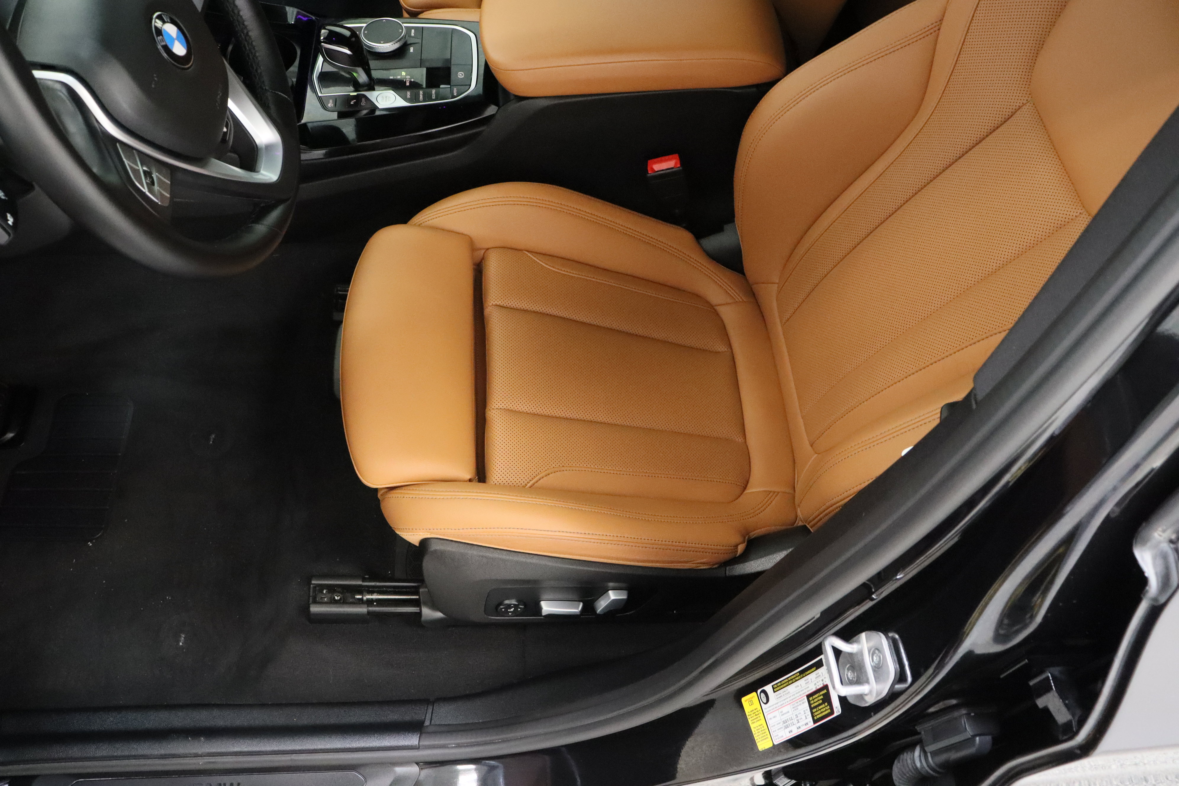 Used 2024 BMW X3 sDrive30i w/ Premium Package image 15