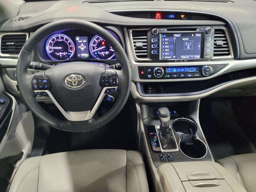 Used 2019 Toyota Highlander XLE image 22