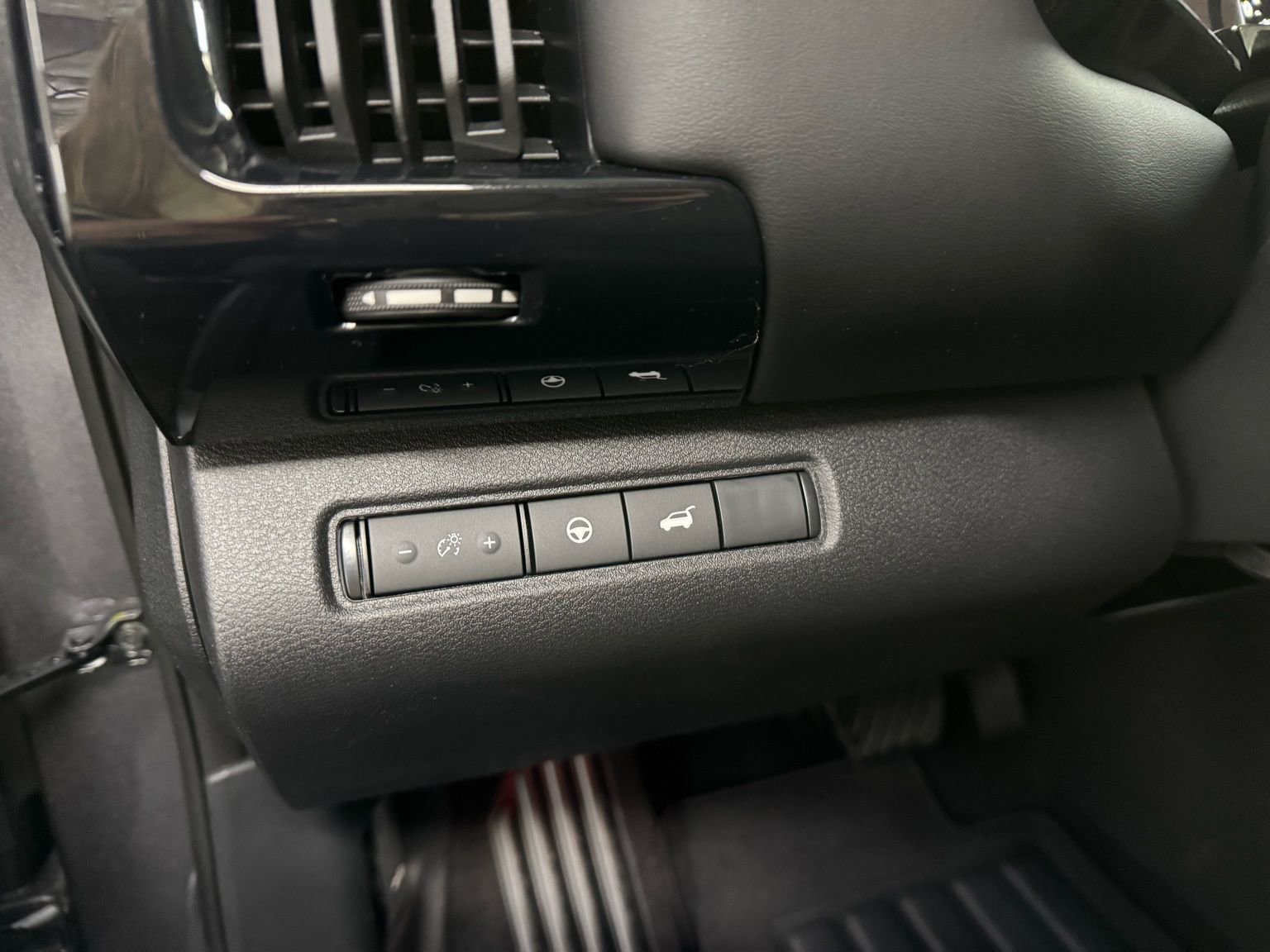 New 2026 Nissan Pathfinder SV AWD/4WD image 22