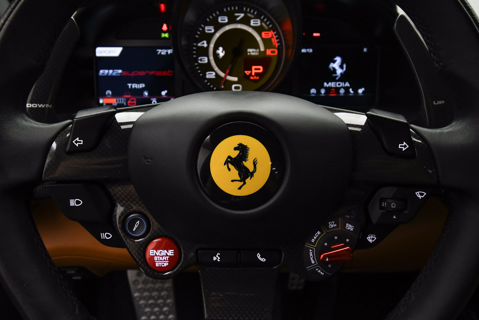 Used 2018 Ferrari 812 Superfast RWD image 18