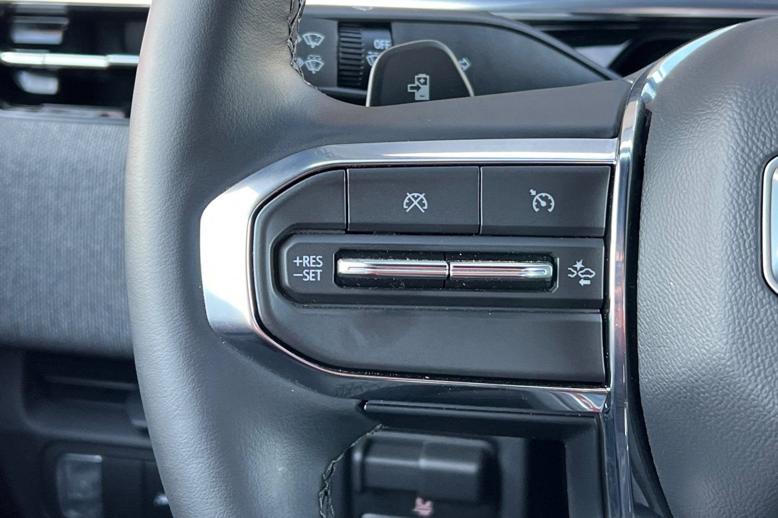 Used 2026 GMC Sierra EV Elevation w/ LPO, Elevation Dark Package image 31