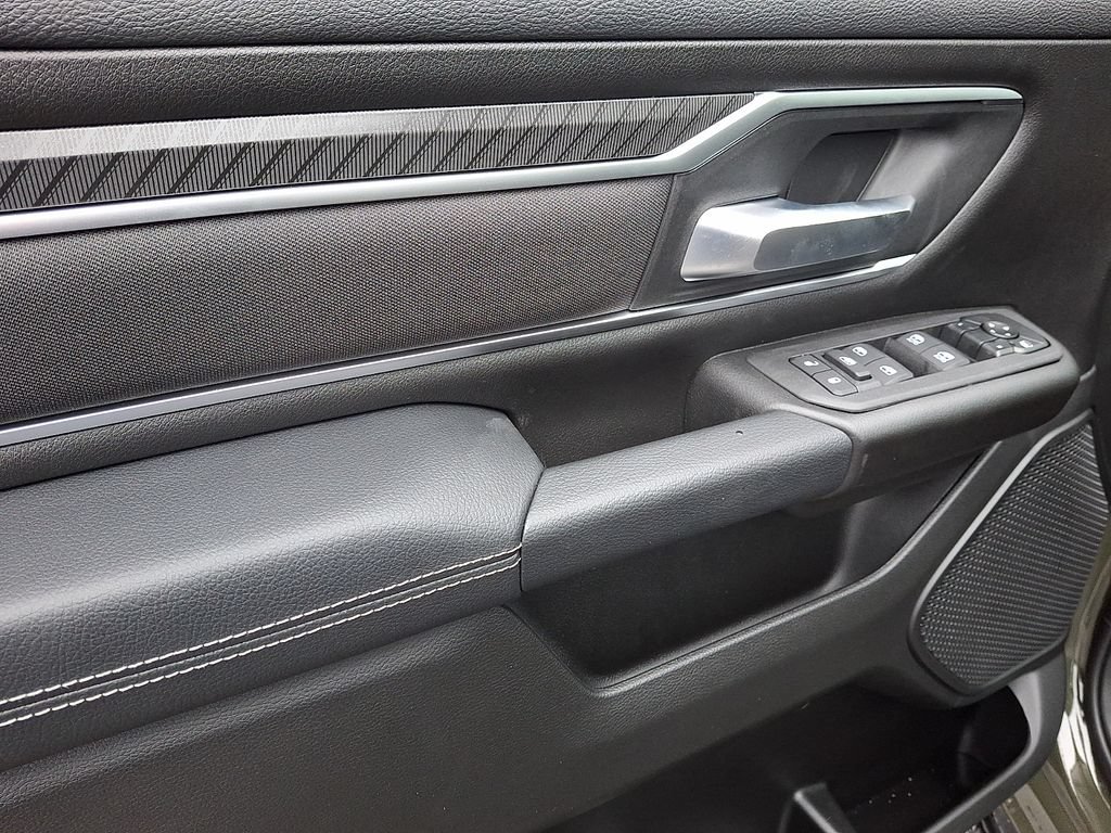 New 2027 RAM 1500 4x4 Crew Cab image 8