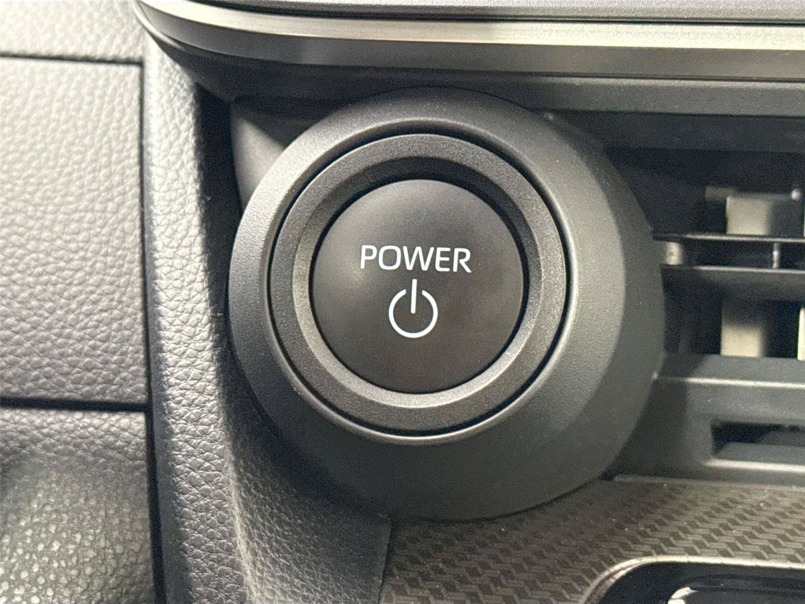 Certified 2025 Toyota Prius XLE FWD image 21