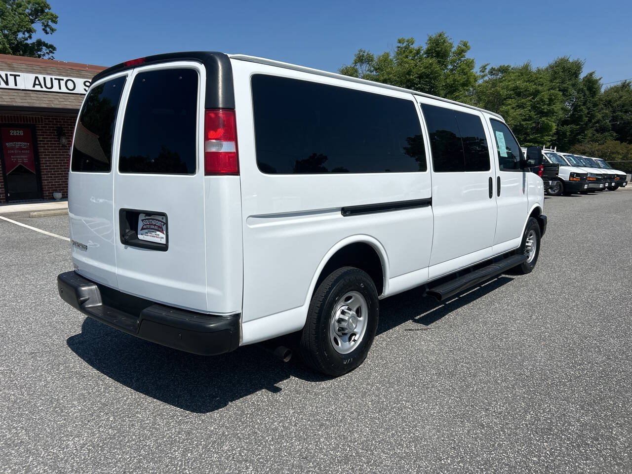 Used 2020 Chevrolet Express 3500 LS RWD image 9