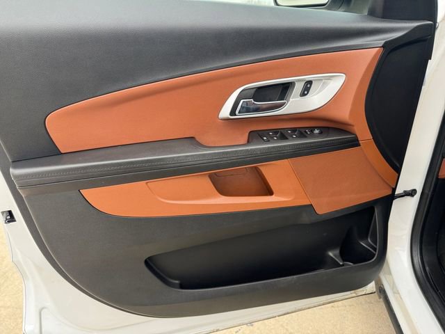 Used 2017 Chevrolet Equinox Premier w/ Enhanced Convenience Package image 4