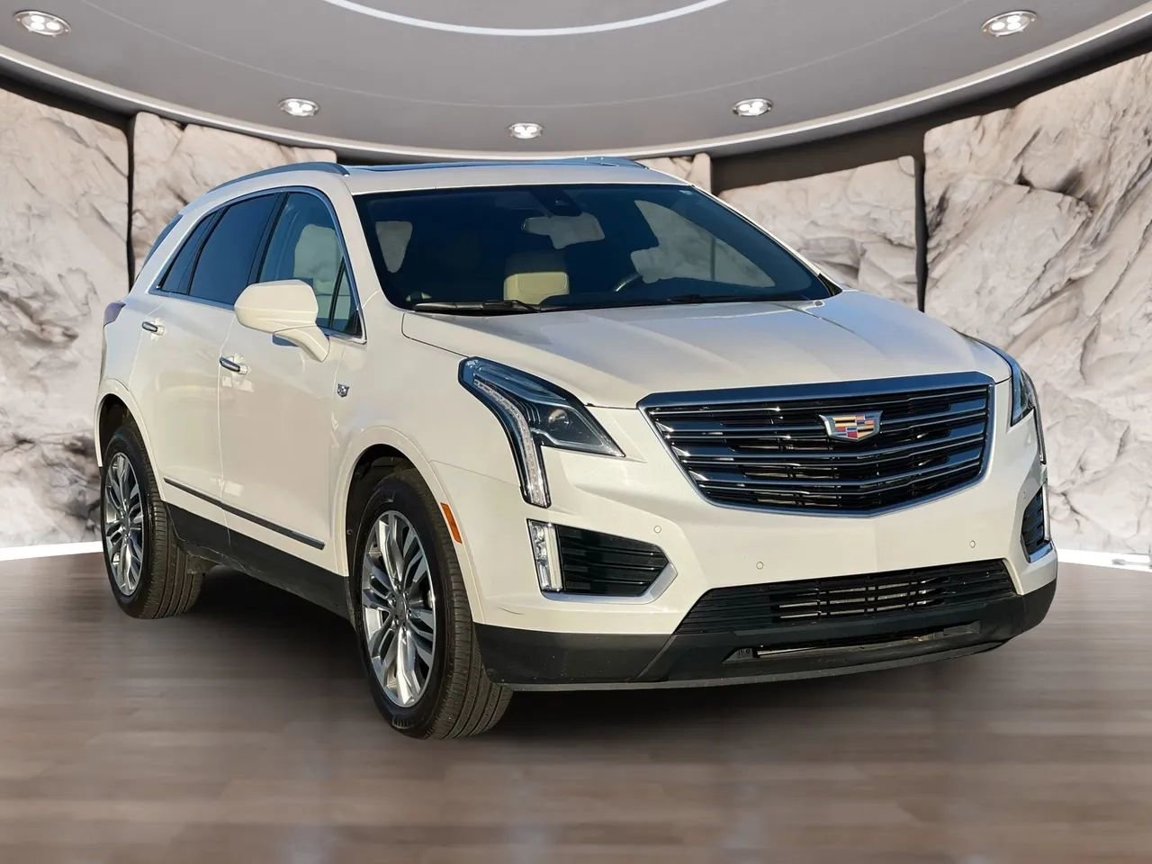 Used 2017 Cadillac XT5 Premium Luxury image 3