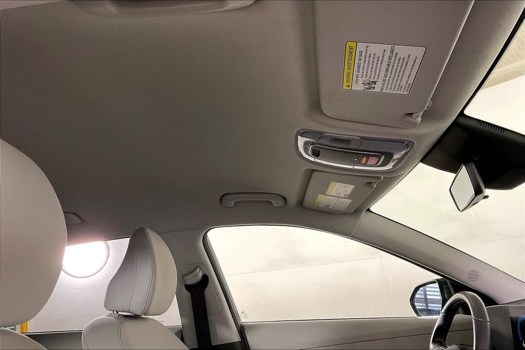 Used 2025 Hyundai Kona SEL FWD image 29