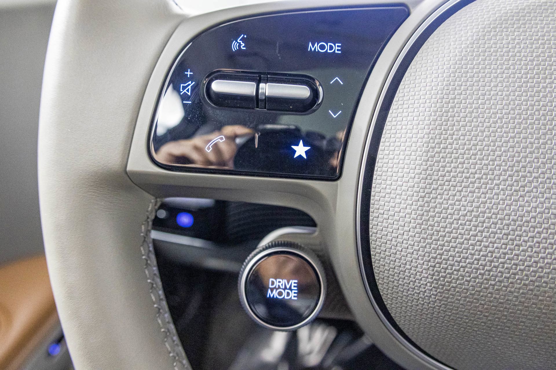 Used 2024 Hyundai Ioniq 5 Limited image 33