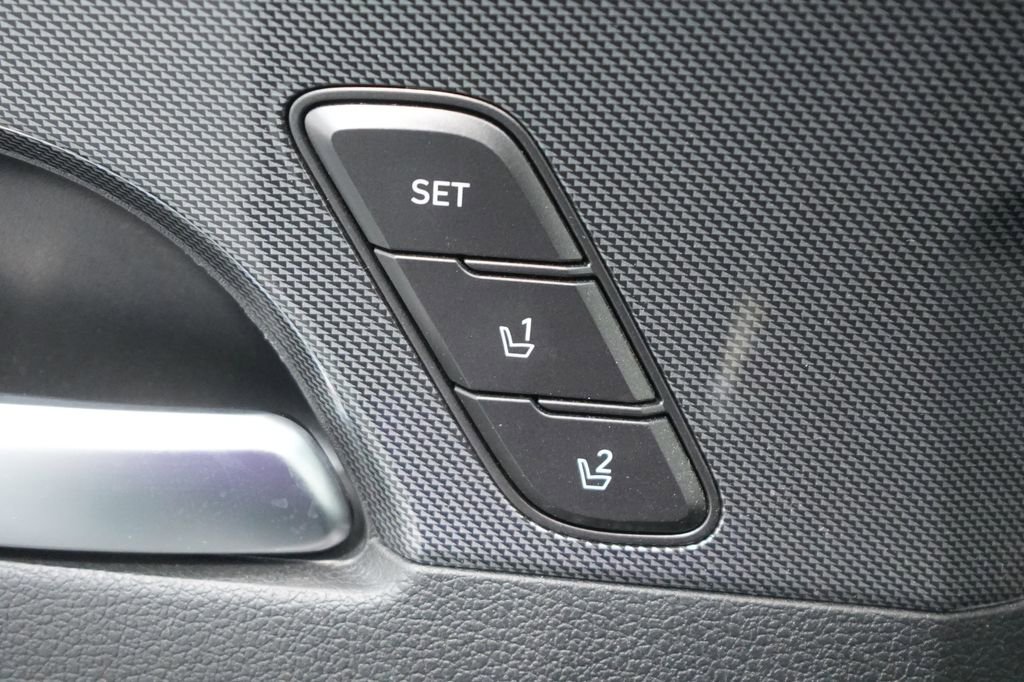 Used 2023 Hyundai Santa Fe Limited w/ Cargo Package image 18