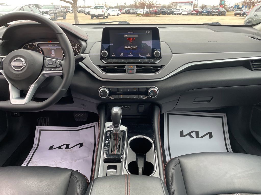 Used 2025 Nissan Altima 2.5 SR image 11