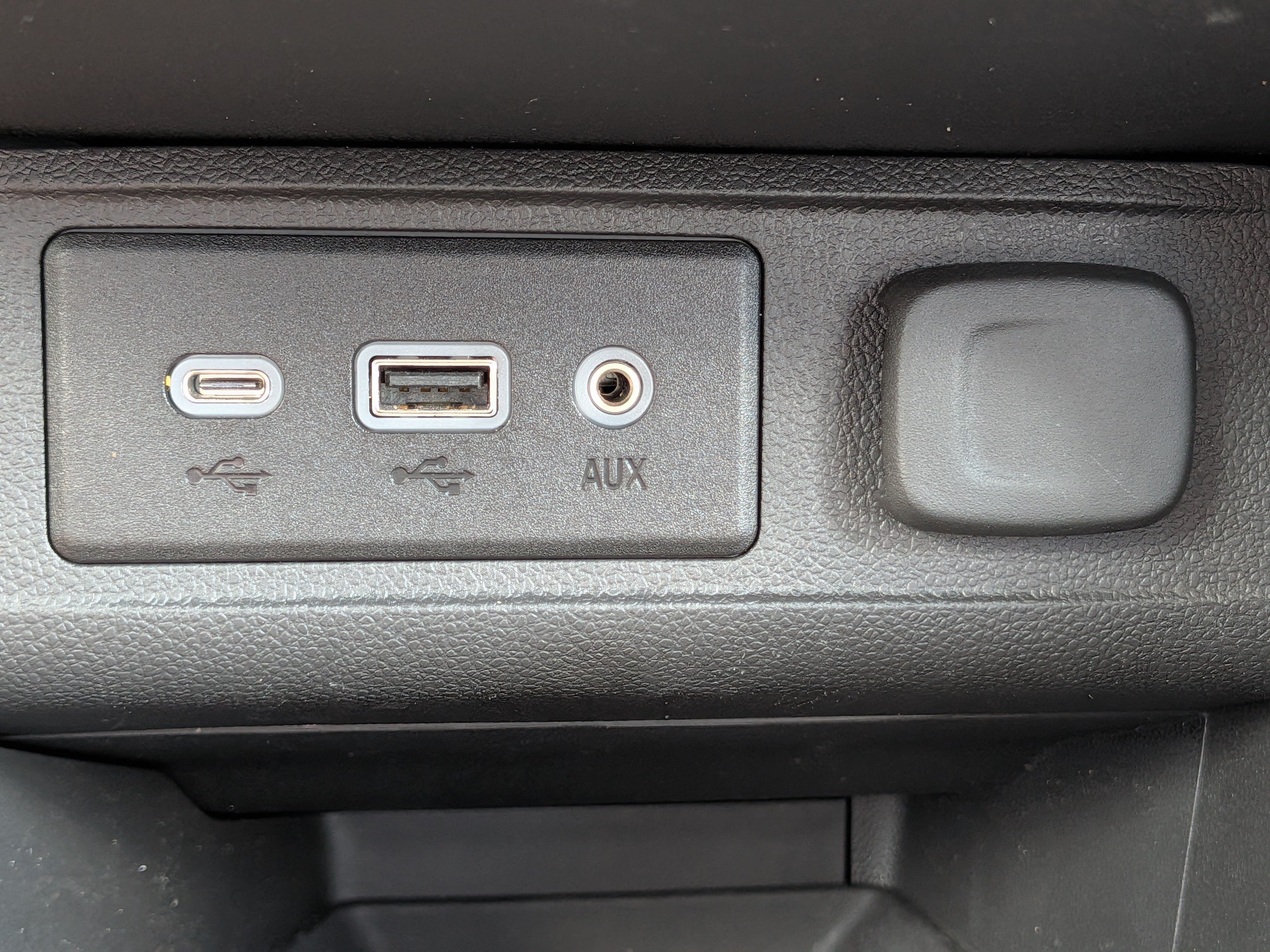 Certified 2021 Buick Encore GX Select FWD image 27