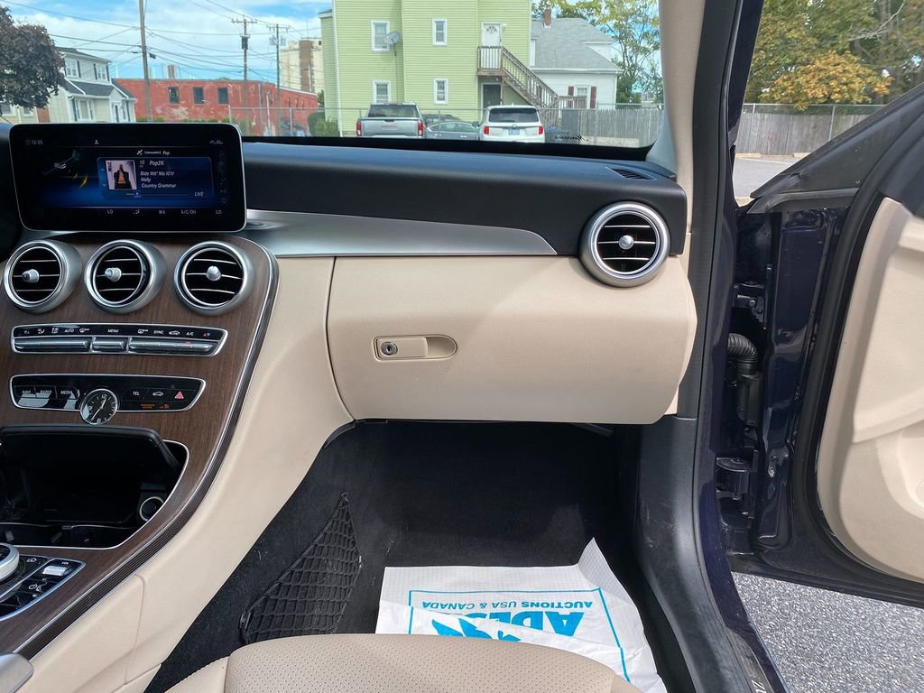 Used 2020 Mercedes-Benz C 300 4MATIC Sedan image 29