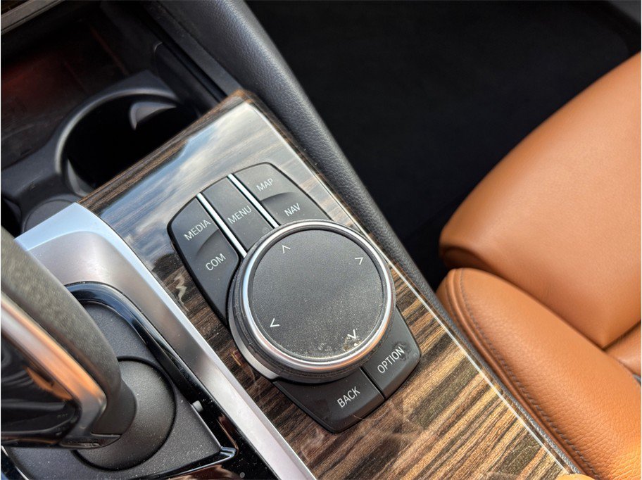 Used 2020 BMW 540i w/ Premium Package RWD image 38