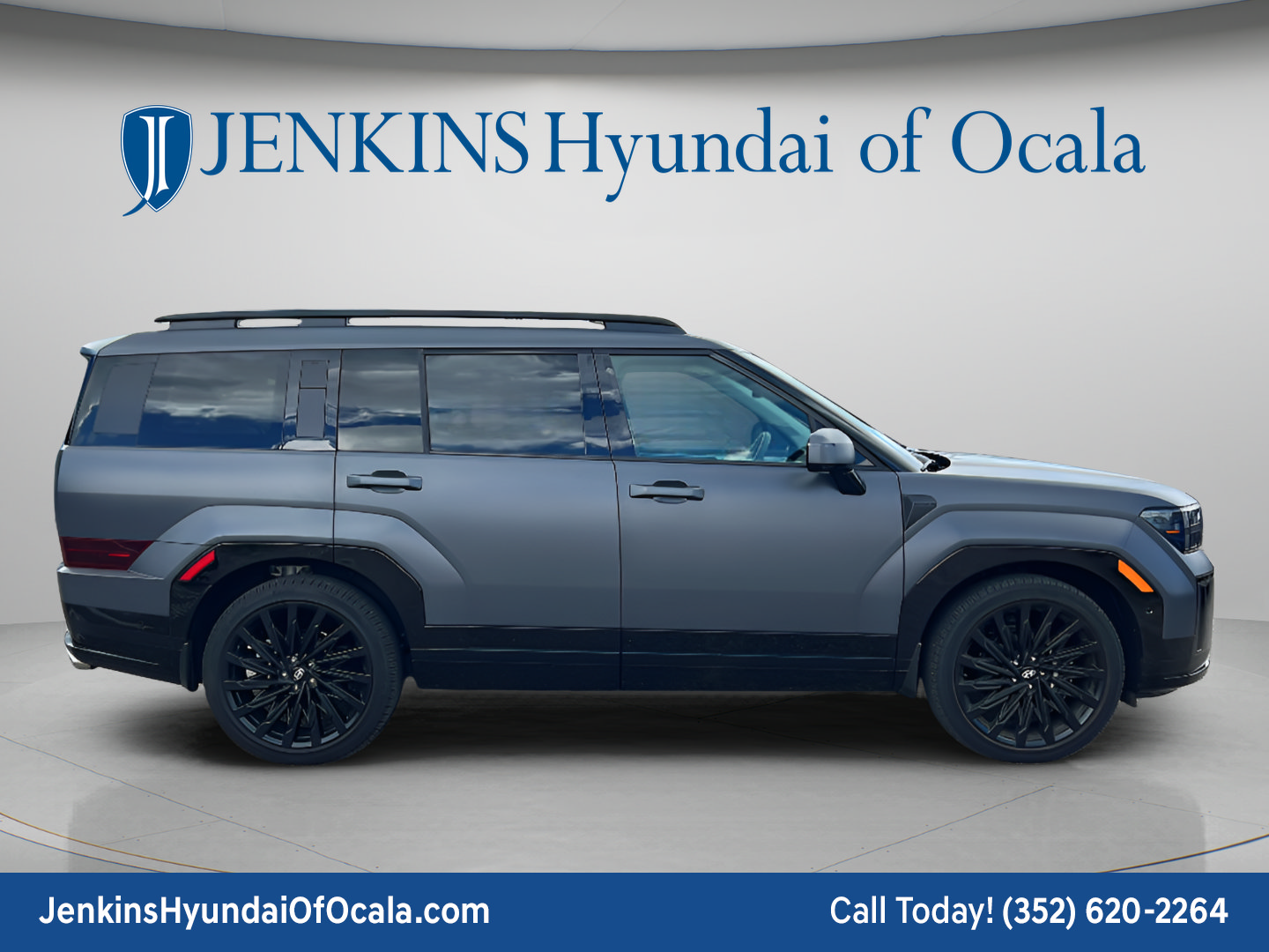 Used 2025 Hyundai Santa Fe Calligraphy FWD image 2