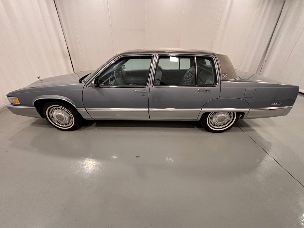 Used 1990 Cadillac Fleetwood Sedan image 8