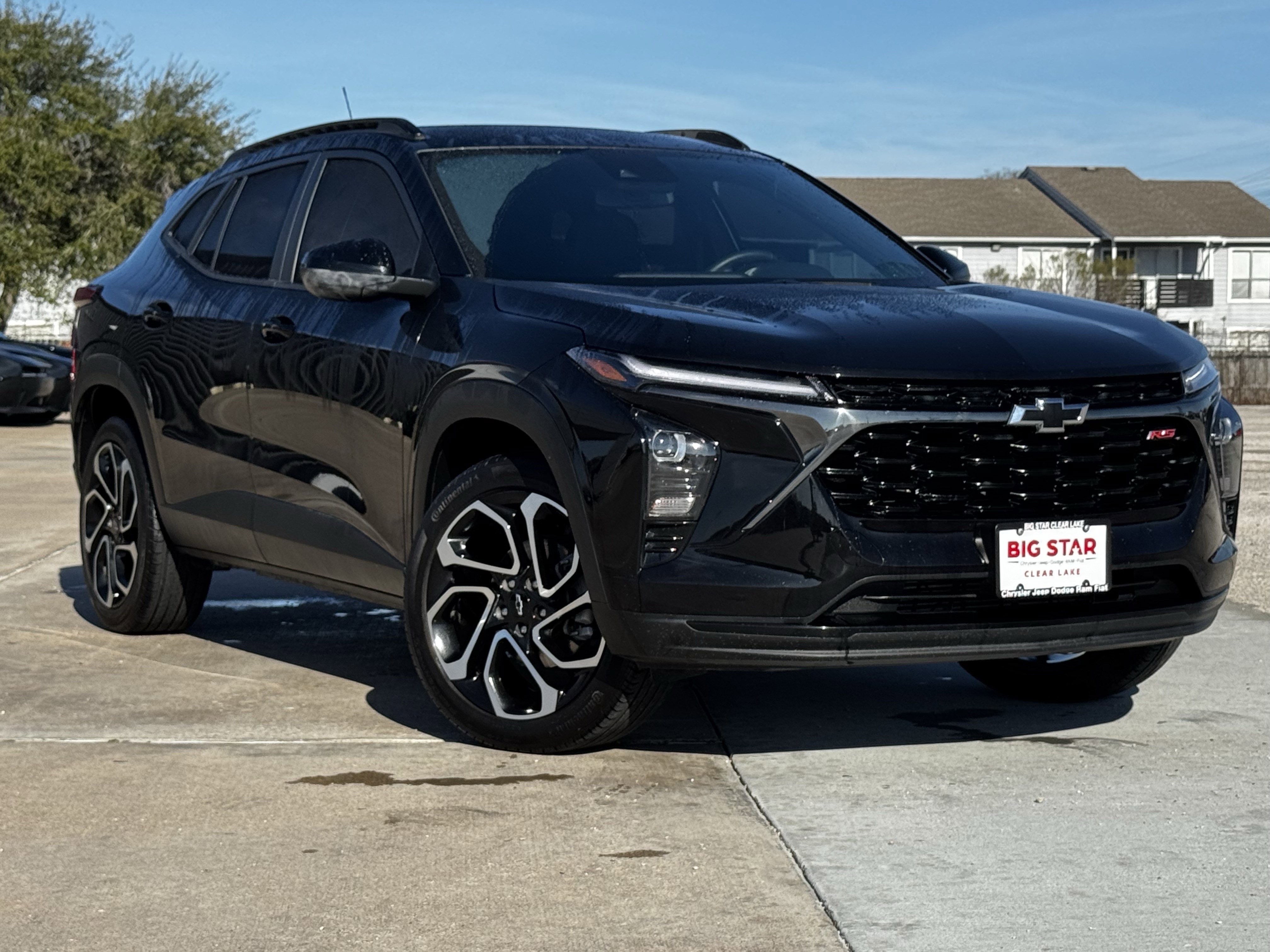 Used 2025 Chevrolet Trax RS w/ Driver Confidence Package image 2