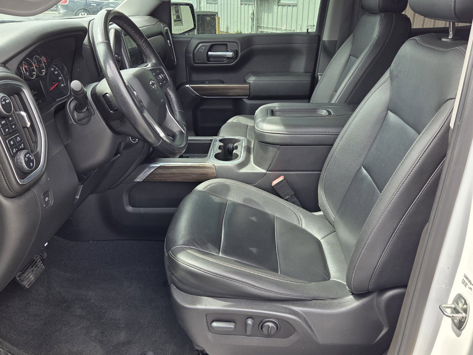 Used 2022 Chevrolet Silverado 1500 LT Trail Boss w/ Convenience Package II image 3