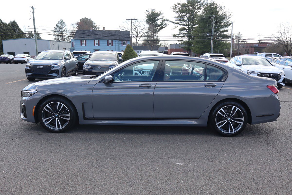 Used 2022 BMW 750i xDrive w/ Luxury Rear Seating Package AWD/4WD image 8