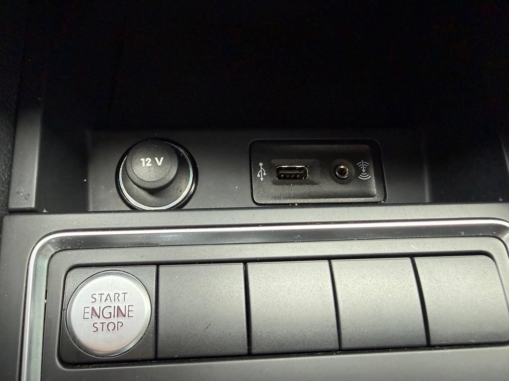 Used 2016 Volkswagen Jetta SE FWD image 25