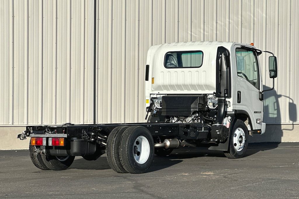 Used 2024 Isuzu NPR RWD image 4