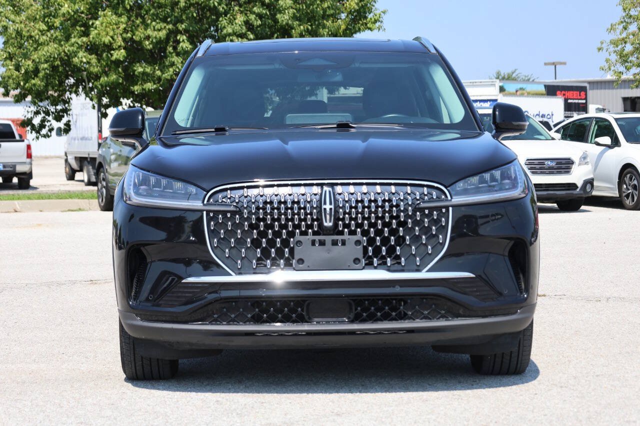 Used 2025 Lincoln Aviator AWD image 5