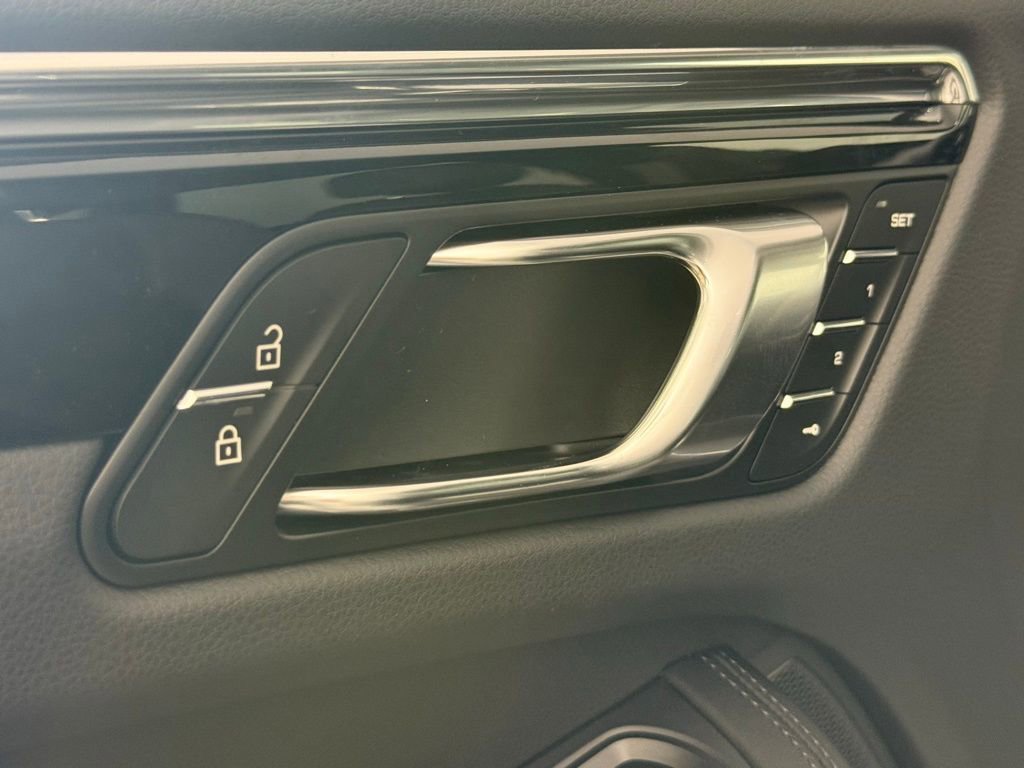 New 2026 Porsche Macan Turbo image 26