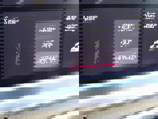 Used 2018 Porsche Panamera image 31