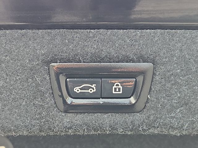 Used 2018 BMW 540i xDrive image 12