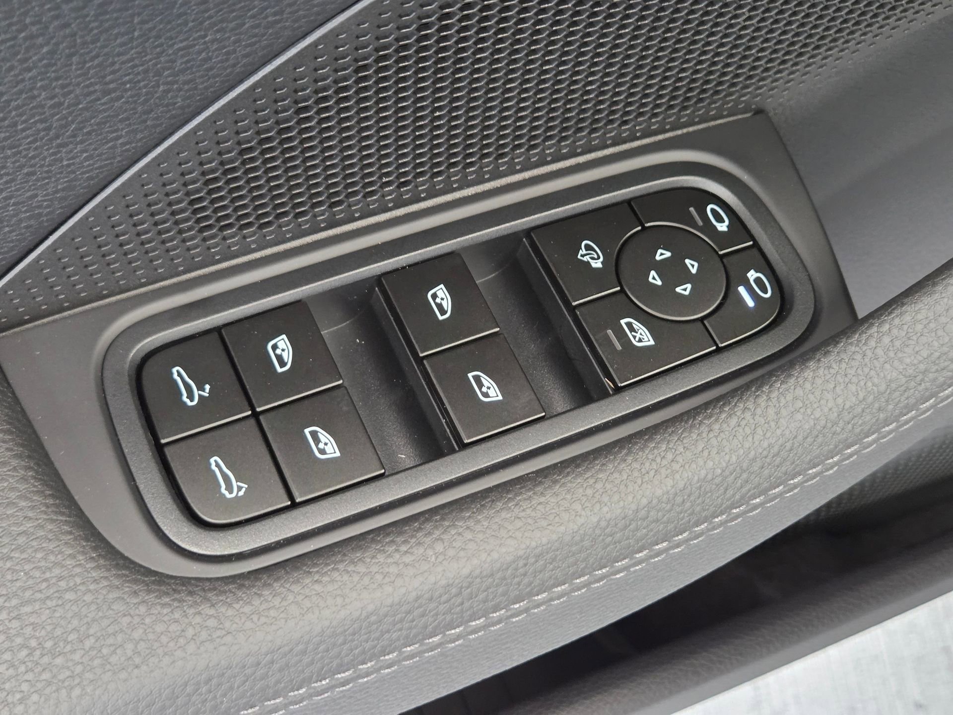 New 2026 Porsche Panamera image 15