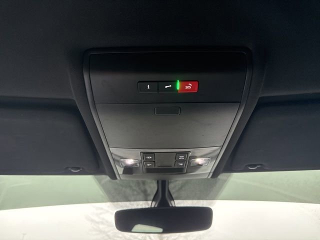 Used 2022 Volkswagen Atlas Cross Sport SE image 15