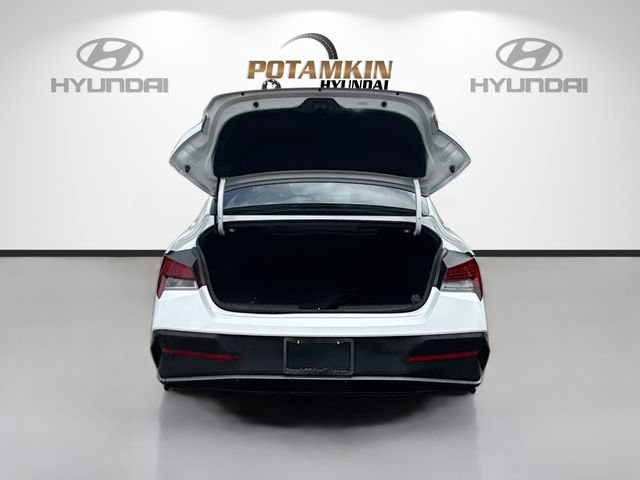 Certified 2024 Hyundai Elantra SEL w/ Convenience Package FWD image 24