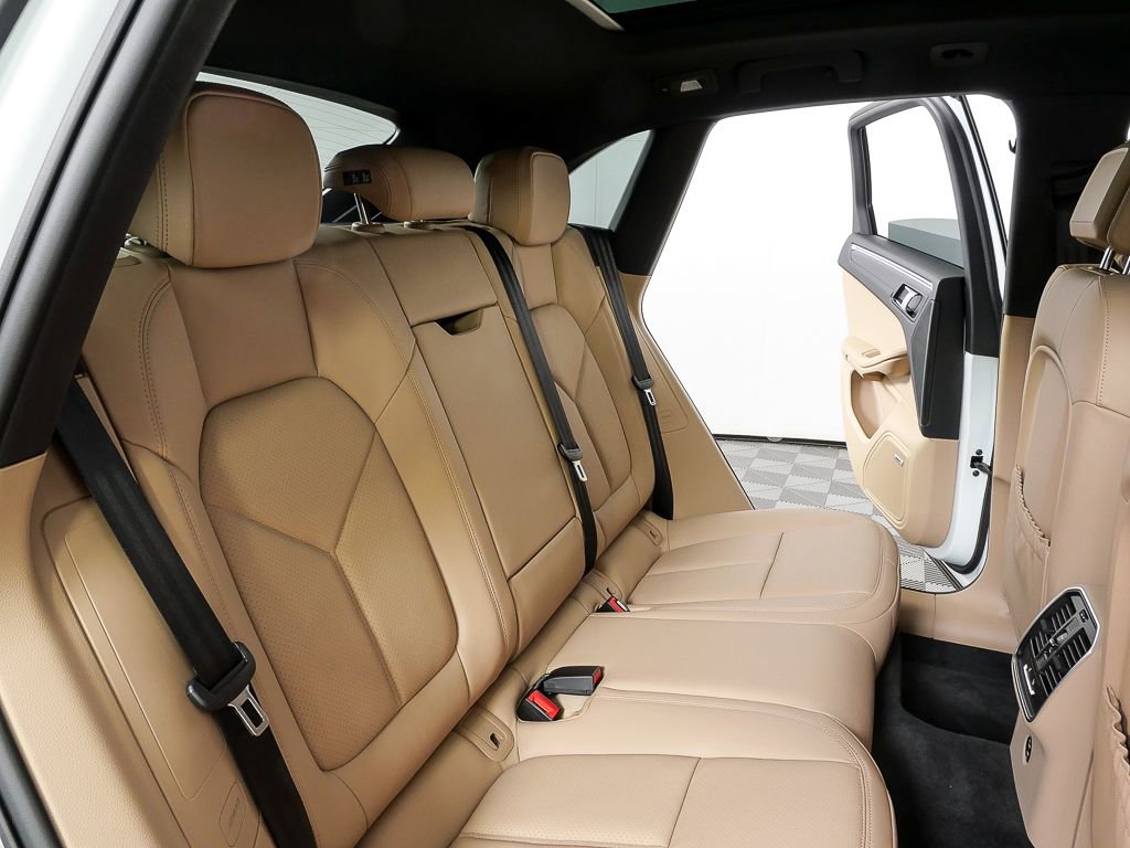 New 2026 Porsche Macan AWD/4WD image 23