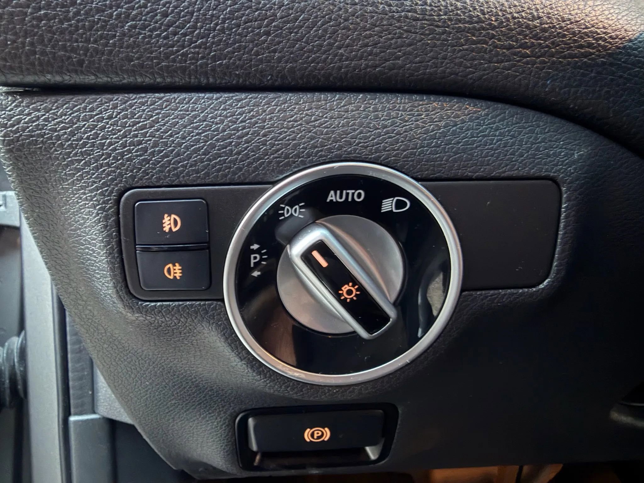 Used 2018 Mercedes-Benz GLA 250 4MATIC image 30