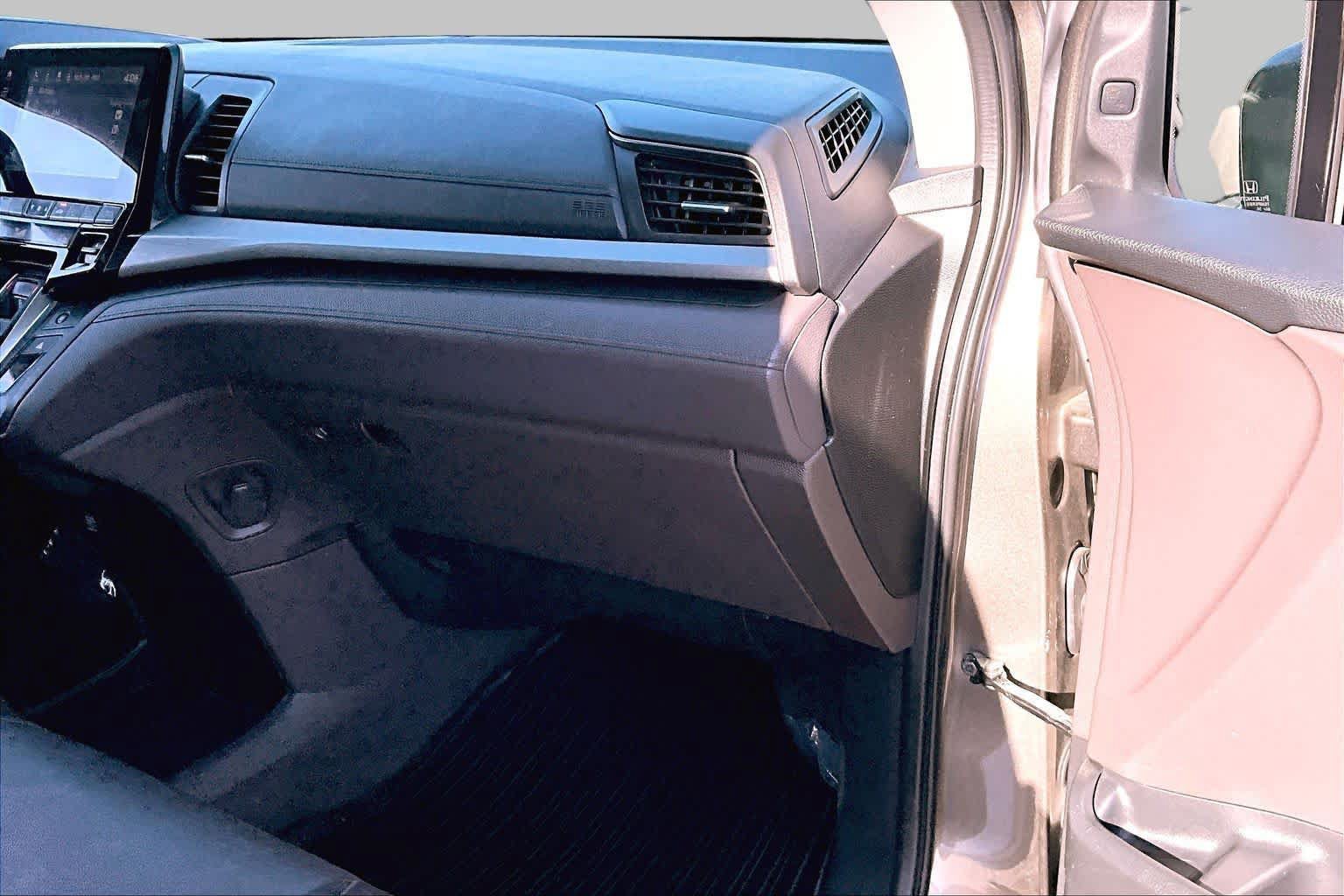 Used 2018 Honda Odyssey EX-L image 18