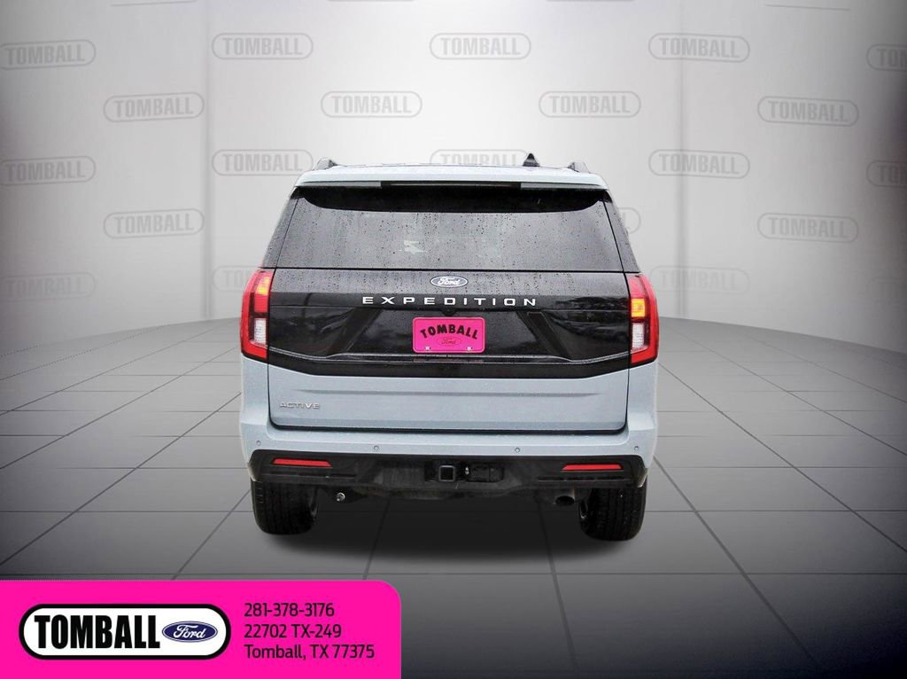 Used 2025 Ford Expedition Active RWD image 6