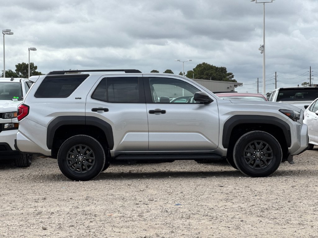 Used 2025 Toyota 4Runner SR5 AWD/4WD image 7