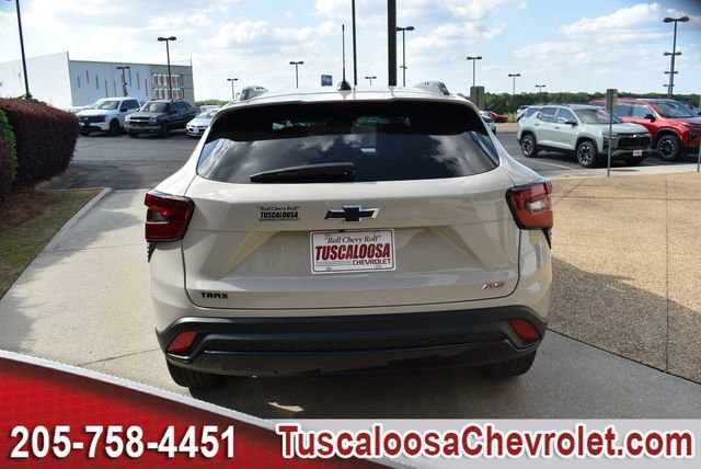 Used 2026 Chevrolet Trax RS w/ Sunroof Package image 8