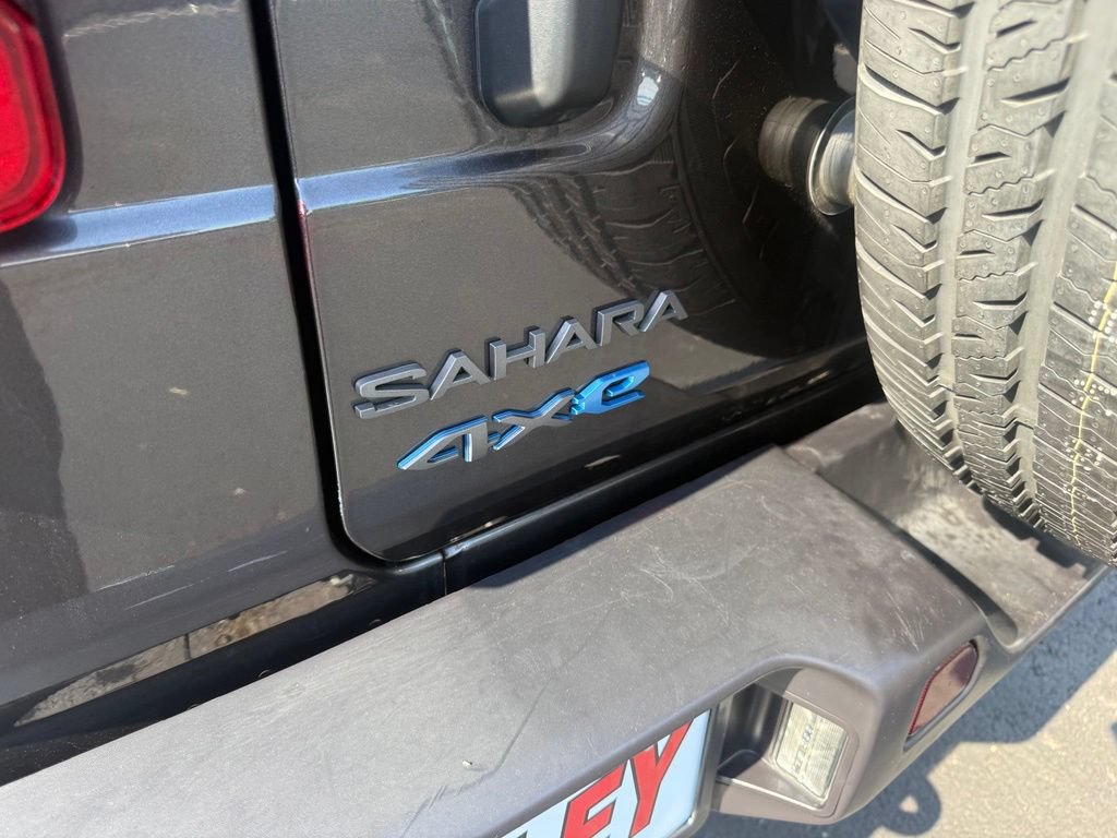 Used 2025 Jeep Wrangler Unlimited Sahara AWD/4WD image 44