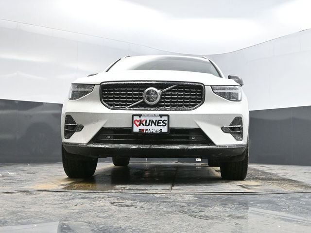 Used 2023 Volvo XC40 B5 Ultimate w/ Protection Package Premier image 43