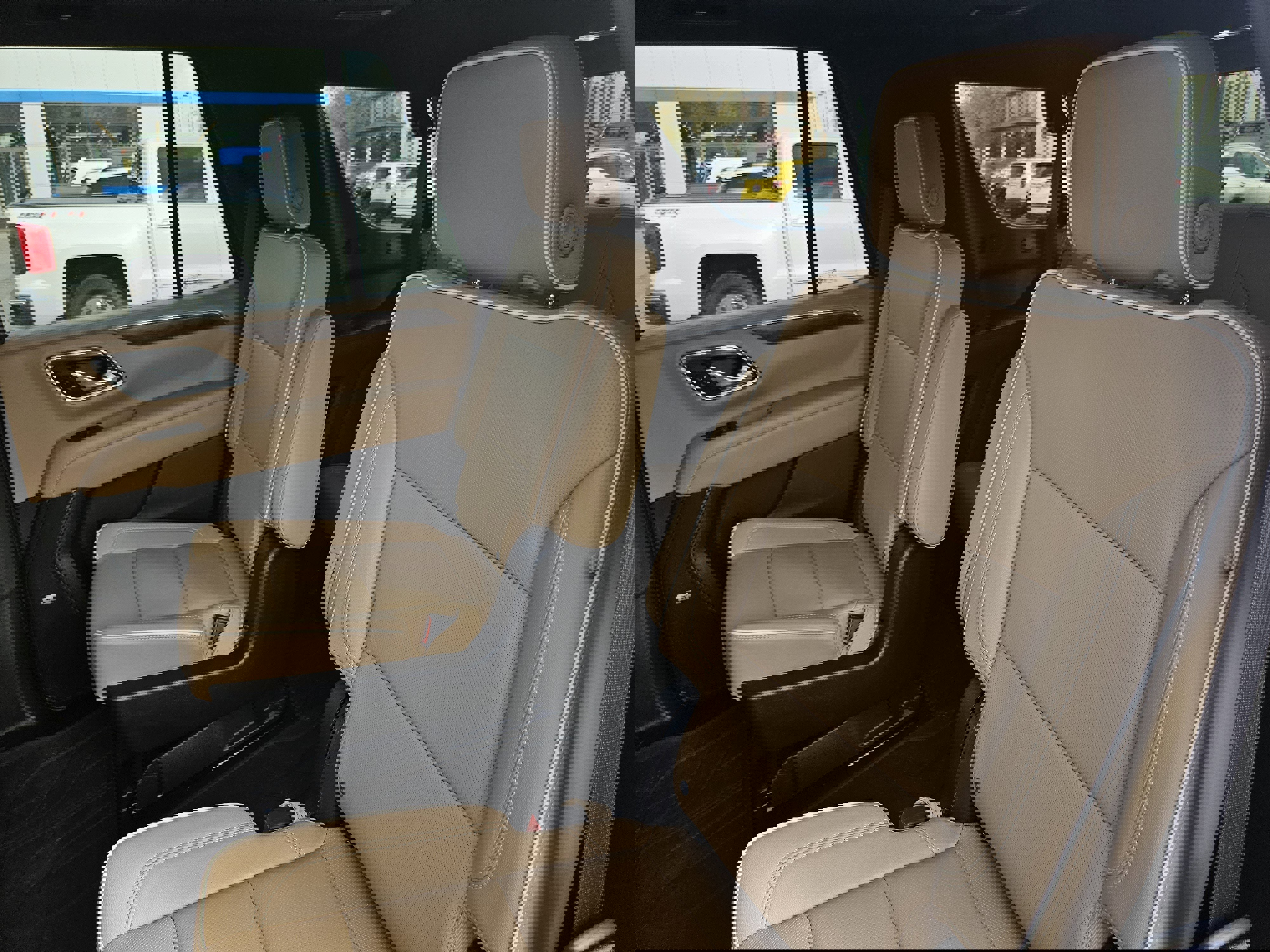 Used 2024 Chevrolet Tahoe Premier w/ Premium Package 2 image 33