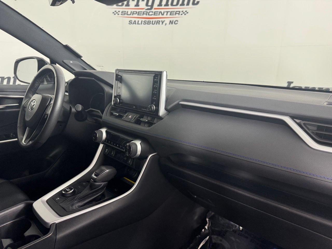 Used 2021 Toyota RAV4 XSE AWD/4WD image 33